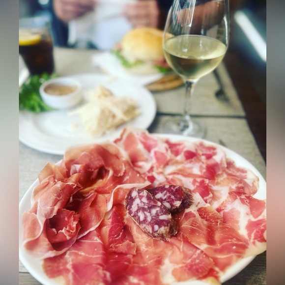 Meet your Posher, Denise - Picture 4 of 5